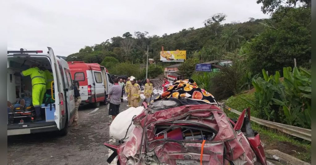 Colisão em Cadeia: Acidente na BR-277 Envolvendo Cinco Veículos Deixa Várias Vítimas e Mobiliza Bombeiros